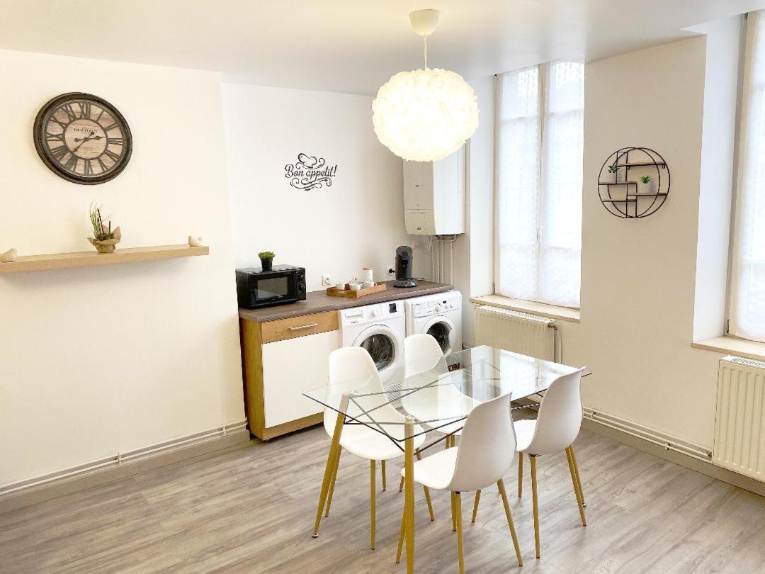 Appartement Chaleureux Wifi Et Parking Gratuit Givet Exterior photo